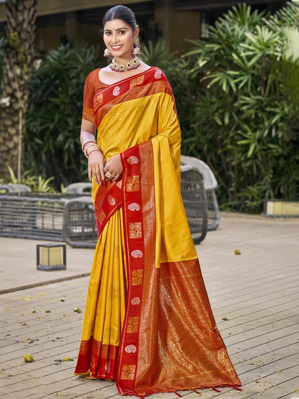 Weaving Silk Saree - Femenica