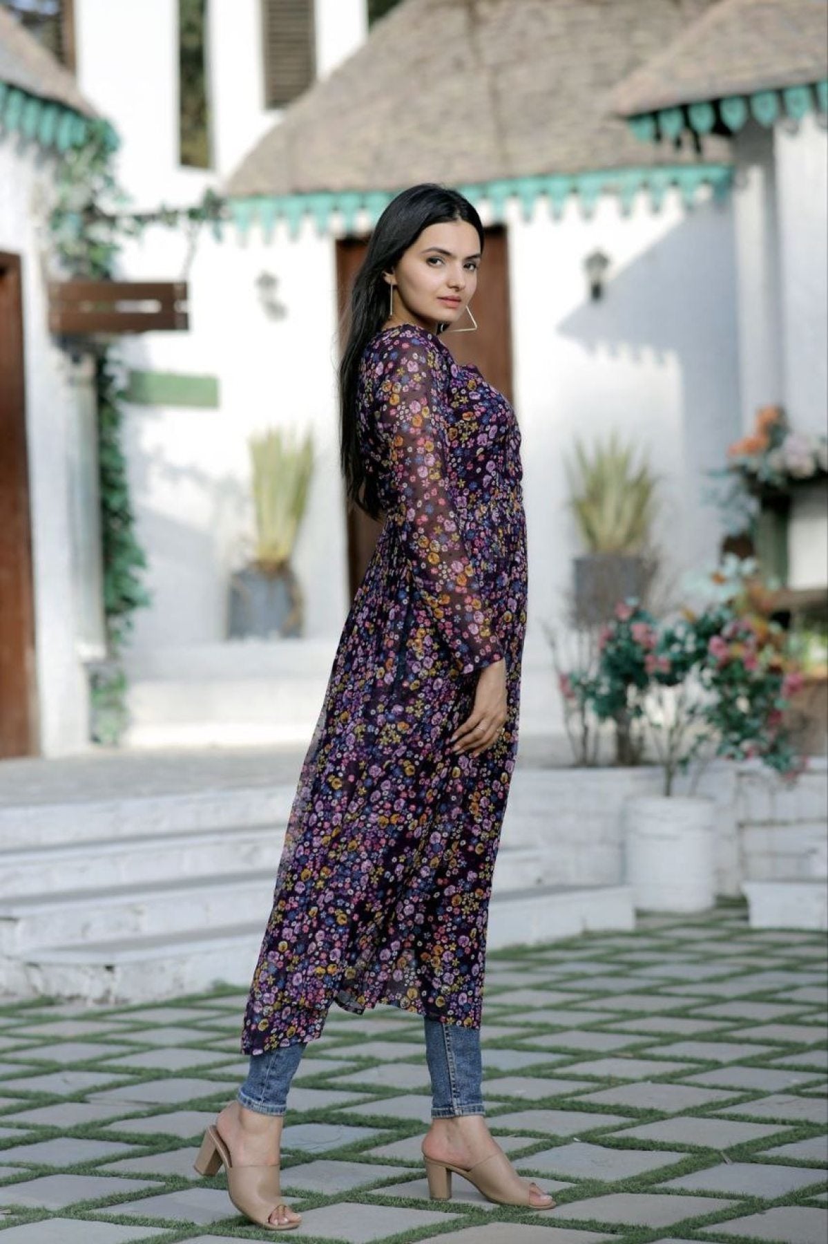 Stylish Butti With Floral Digital Printed Kurti - Femenica