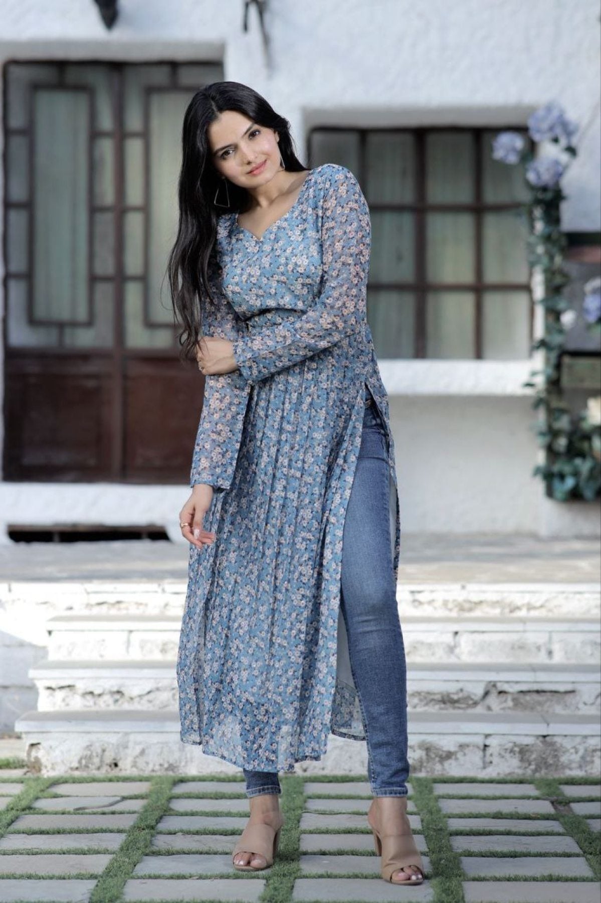 Stylish Butti With Floral Digital Printed Kurti - Femenica