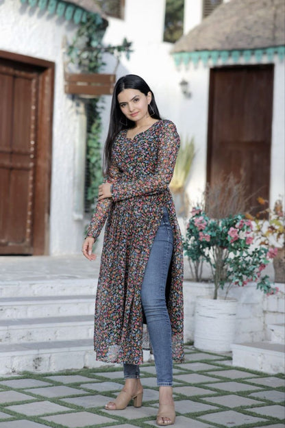 Stylish Butti With Floral Digital Printed Kurti - Femenica