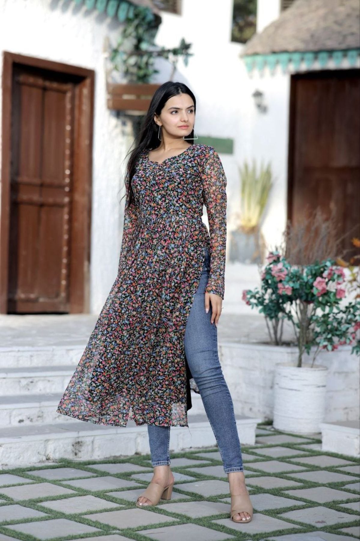 Stylish Butti With Floral Digital Printed Kurti - Femenica