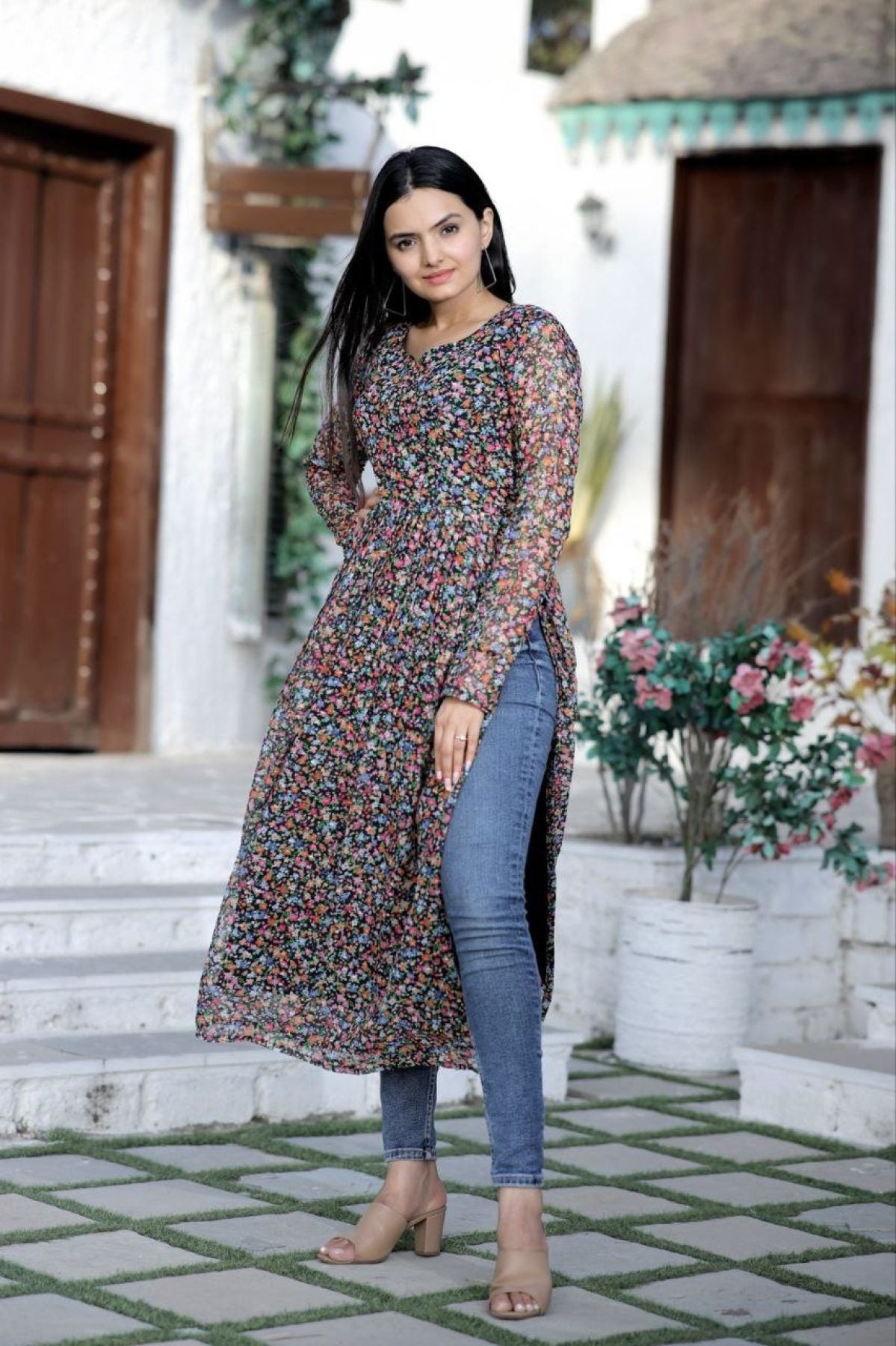 Stylish Butti With Floral Digital Printed Kurti - Femenica